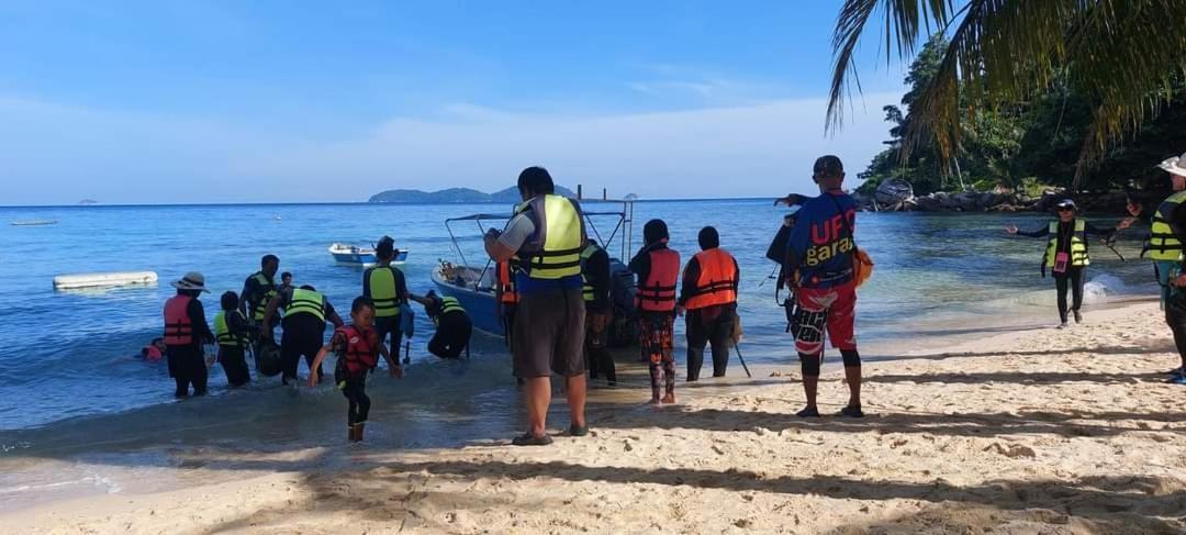 Ella'S Place Salang Tioman Kampong Ayer Batang Exterior foto