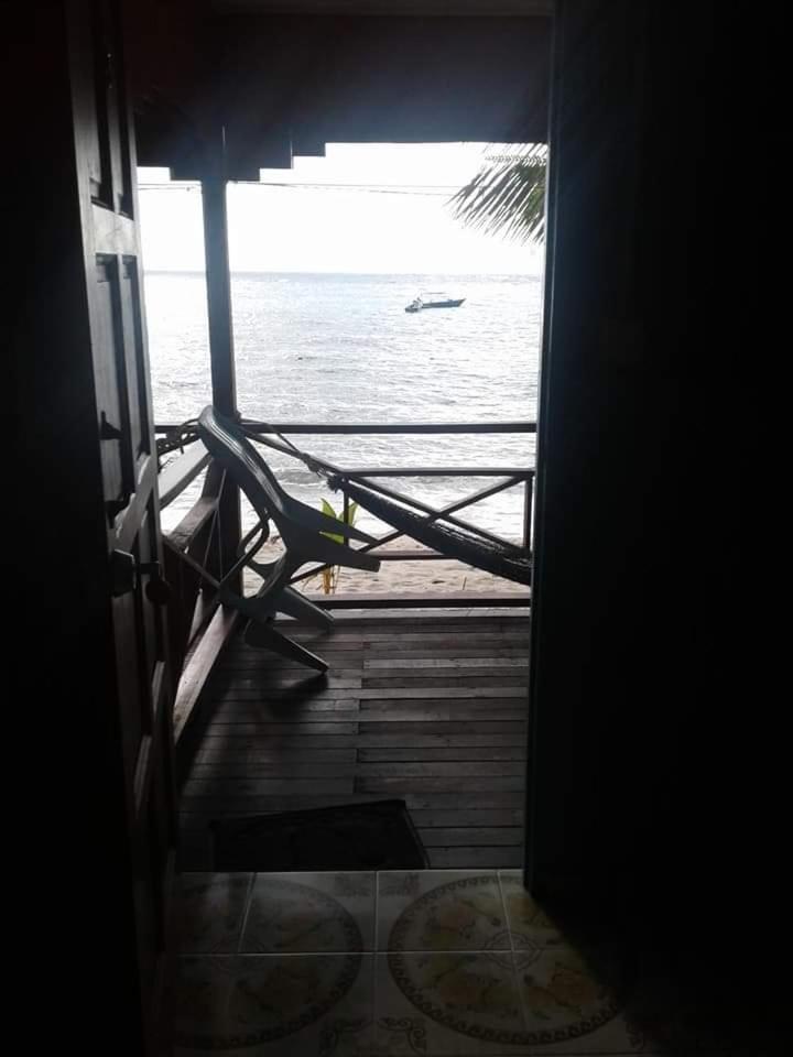 Ella'S Place Salang Tioman Kampong Ayer Batang Exterior foto