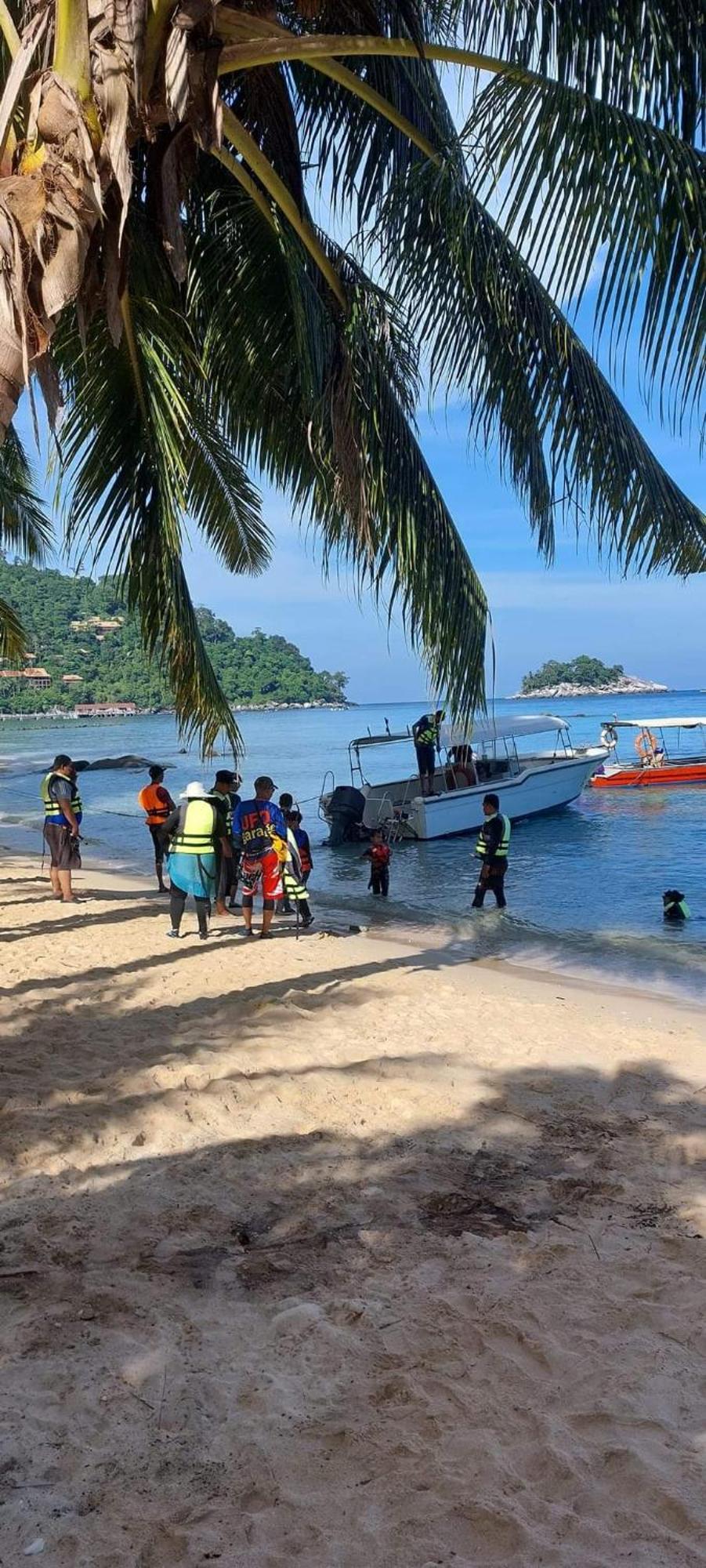 Ella'S Place Salang Tioman Kampong Ayer Batang Exterior foto