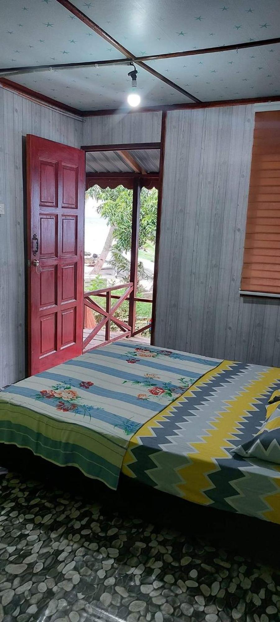 Ella'S Place Salang Tioman Kampong Ayer Batang Exterior foto