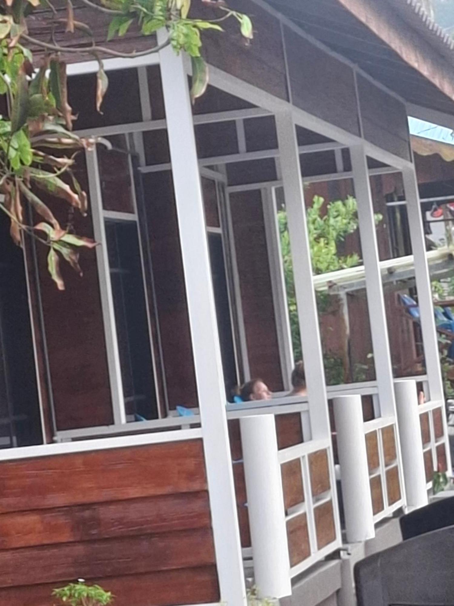 Ella'S Place Salang Tioman Kampong Ayer Batang Exterior foto