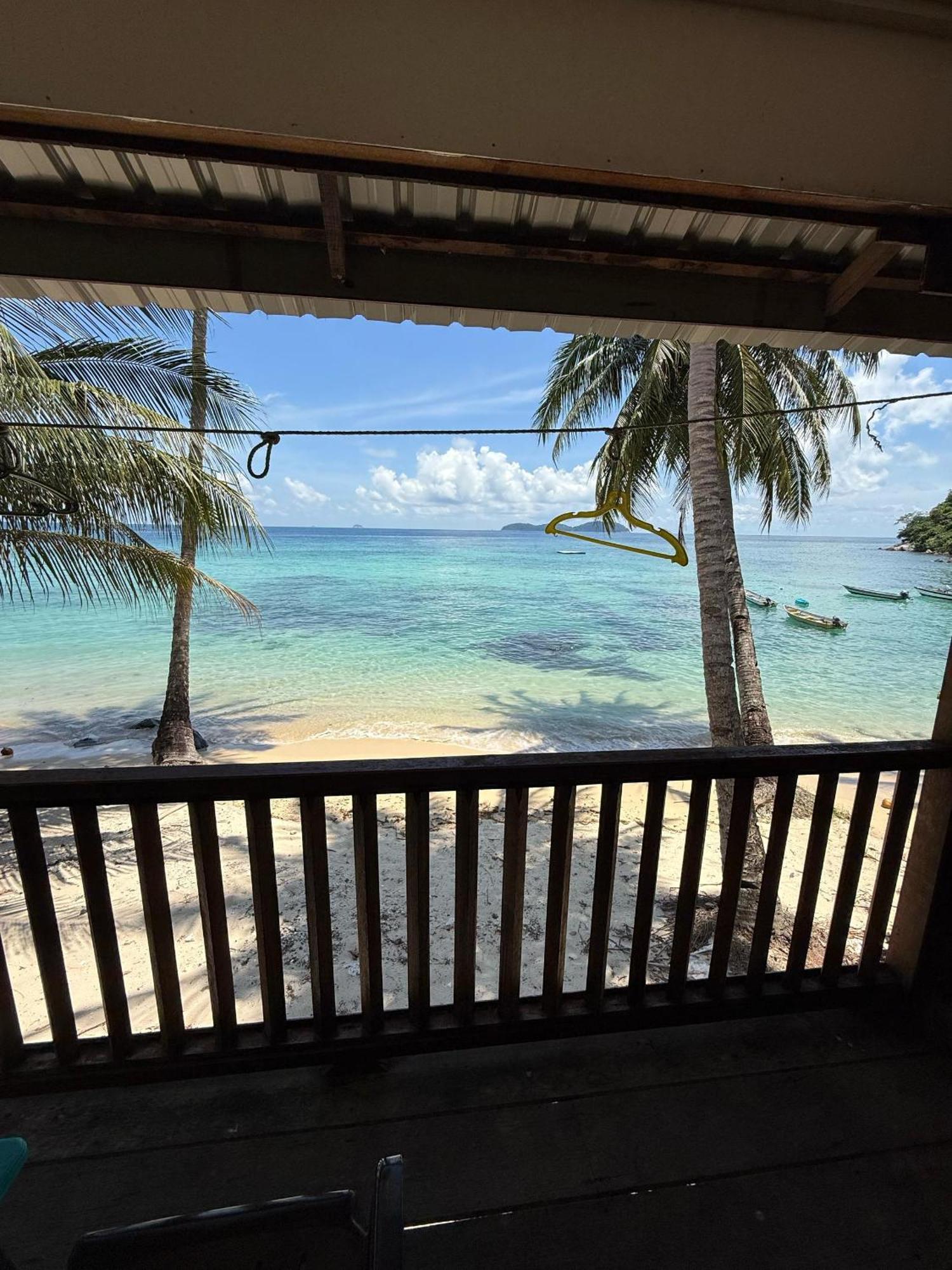 Ella'S Place Salang Tioman Kampong Ayer Batang Exterior foto